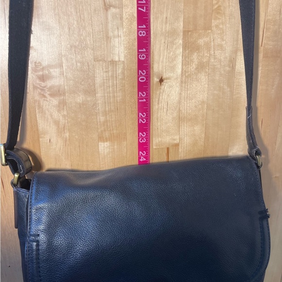 Fossil Black Leather Bag Double Flap Closure onf Front - Picture 15 of 15